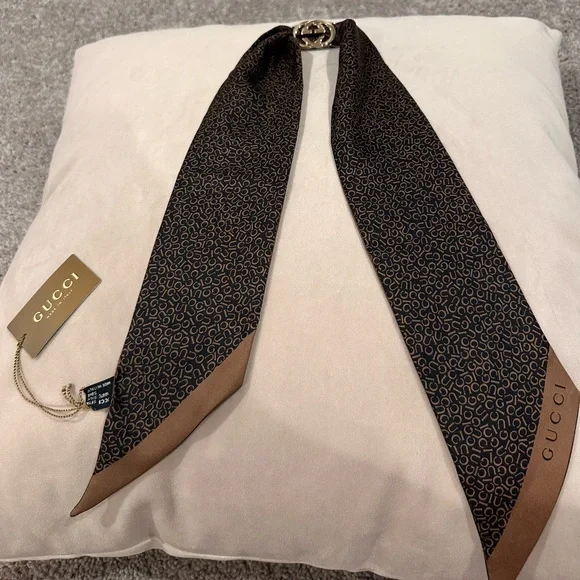 Gucci Reversible Neck Bow Bandeau with Removable GG RING. NEW WITH TAGS. - Picture 2 of 8